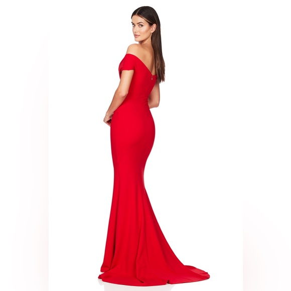 ♦️SOLD♦️Nookie Neptune Off-The-Shoulder Gown in Red - Size XS - Picture 3 of 9